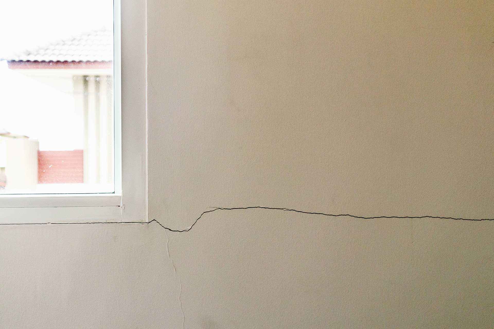 Interior Drywall Crack - Horizontal Window