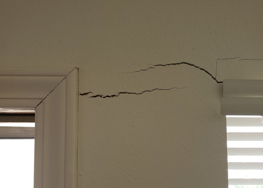 sagging floors wall cracks